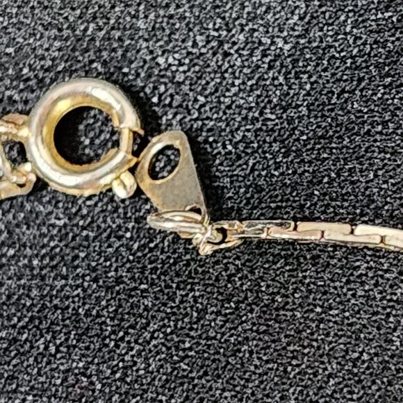 Seven Graduated Sterling Silver Round Ball Spheres on a Silver 17.5" Cobra Chain - Picture 16 of 16